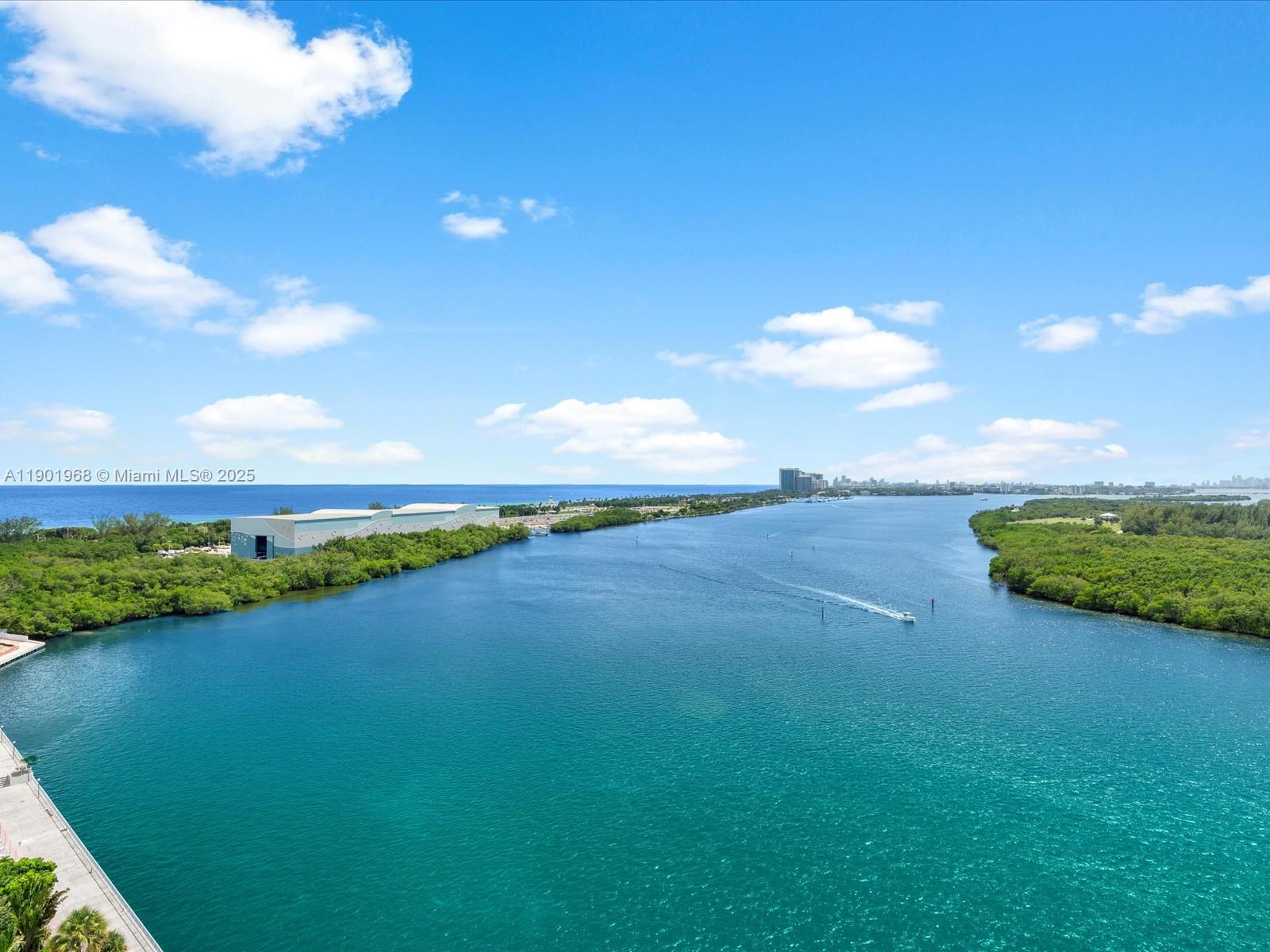 1722 2 / 2 1295 sq. ft. $ 2025-10-24 0 Photo