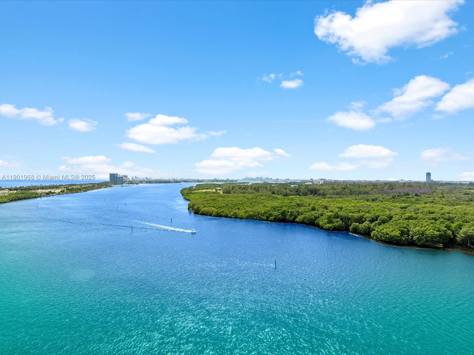 1722 2 / 2 1295 sq. ft. $ 2025-10-24 0 Photo