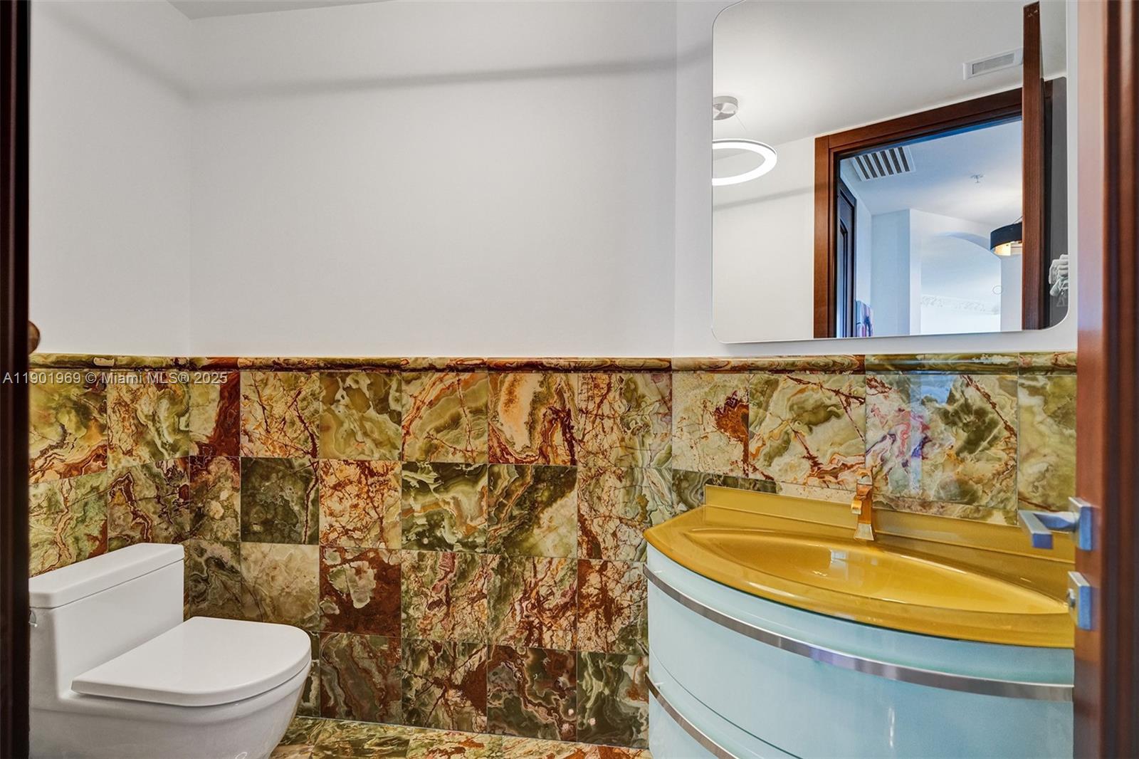 Ver detalles 3809 2 / 3 1722 sq. ft. $ 2025-10-24 0 foto