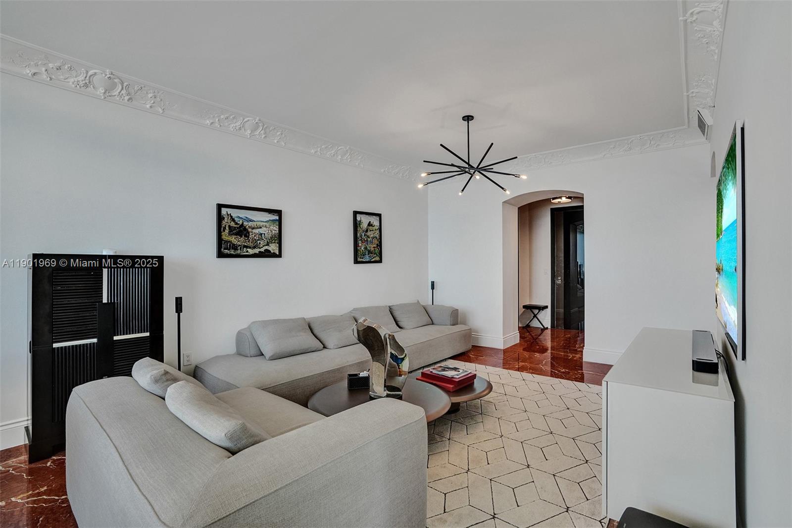 Ver detalles 3809 2 / 3 1722 sq. ft. $ 2025-10-24 0 foto