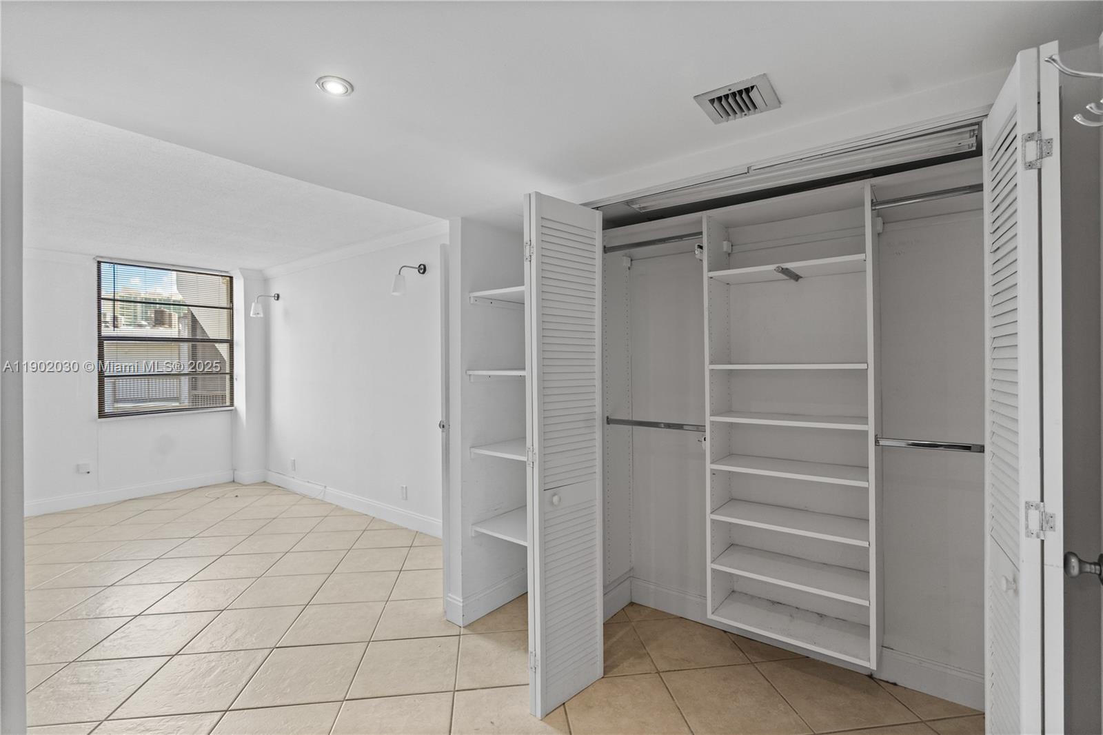 Photo of 3475 Country Club Dr  #814, Aventura, Florida, 33180 -