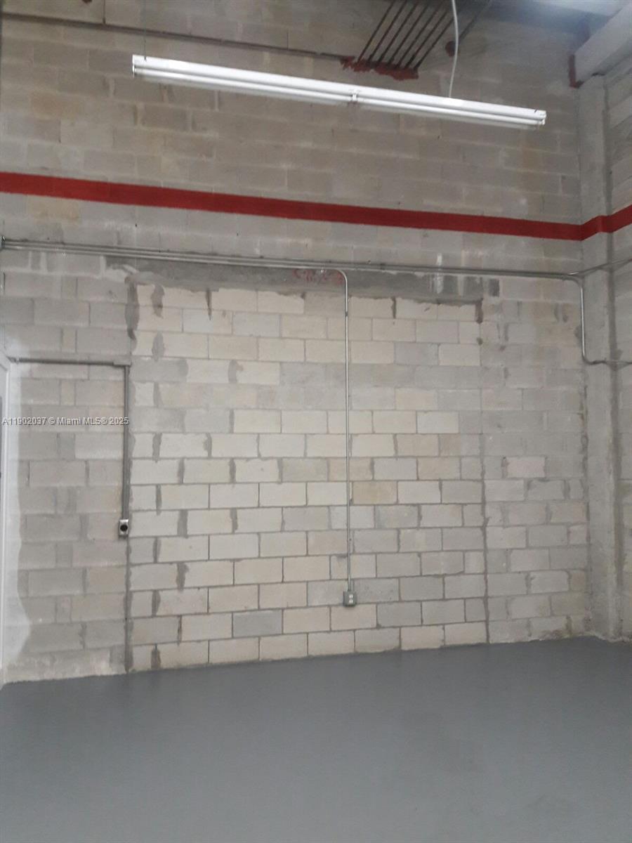 Ver detalles 05  /   sq. ft. $ 2025-10-24 0 foto