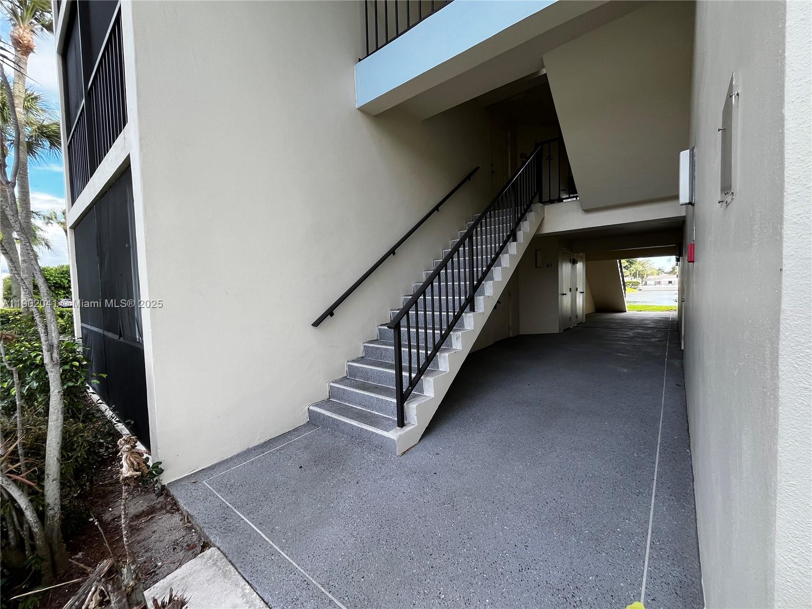 See details A1 2 / 2 1104 sq. ft. $ 2025-10-24 0 Photo