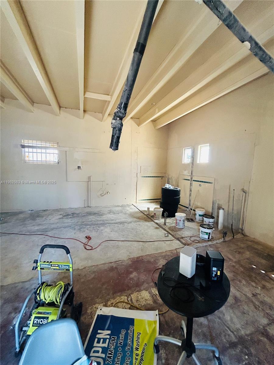 See details   /   sq. ft. $ 2025-10-24 0 Photo