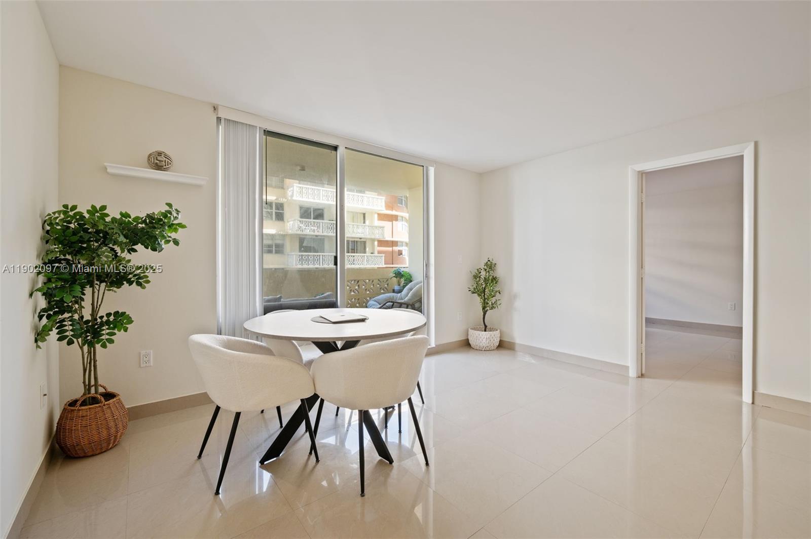 Photo of 1833 Ocean Dr  #809, Hallandale Beach, Florida, 33009 - 