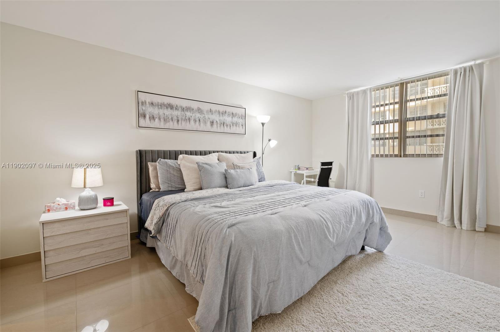 Photo of 1833 Ocean Dr  #809, Hallandale Beach, Florida, 33009 - 