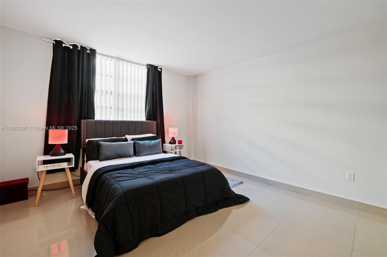 Photo of 1833 Ocean Dr  #809, Hallandale Beach, Florida, 33009 - 