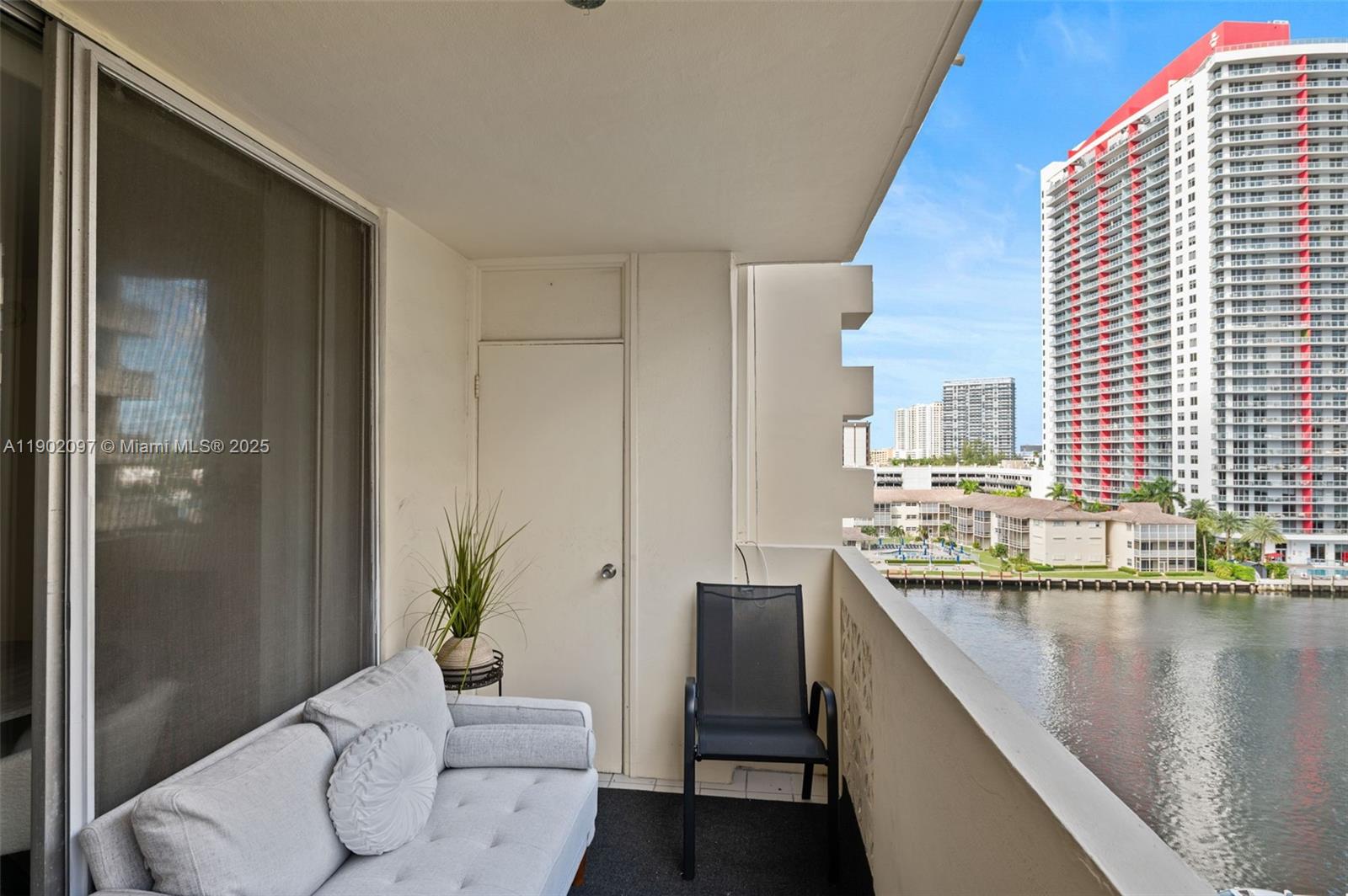 Photo of 1833 Ocean Dr  #809, Hallandale Beach, Florida, 33009 - 