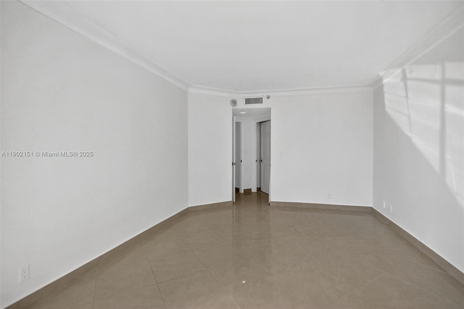 Photo of 20185 Country Club Dr #1405, Aventura, Florida, 33180 -