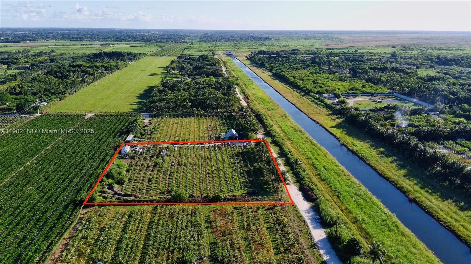 Подробнее   /   кв.футов $ 2025-10-24 0 Фото