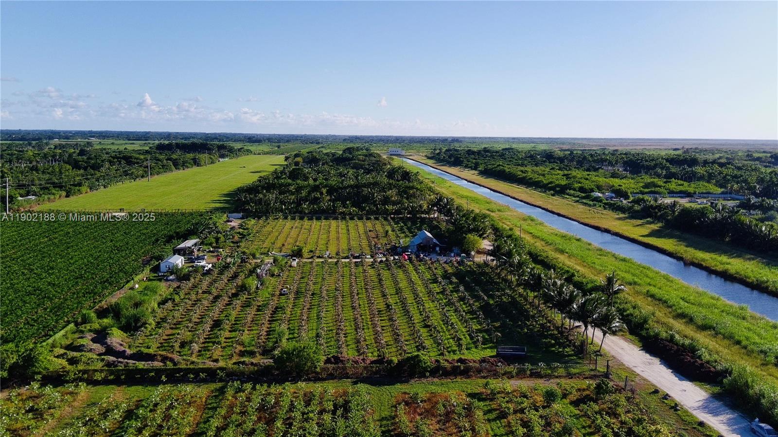 Подробнее   /   кв.футов $ 2025-10-24 0 Фото