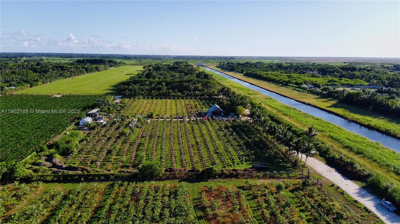 Подробнее   /   кв.футов $ 2025-10-24 0 Фото