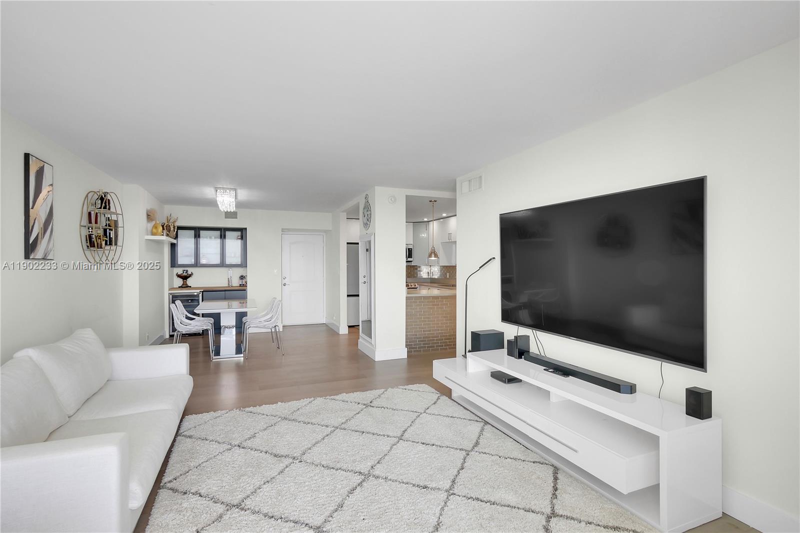 1008 2 / 2 1357 sq. ft. $ 2025-10-24 0 Photo