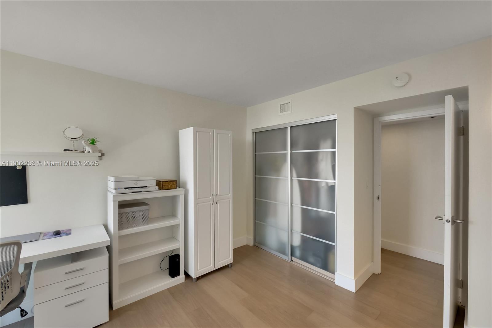 1008 2 / 2 1357 sq. ft. $ 2025-10-24 0 Photo