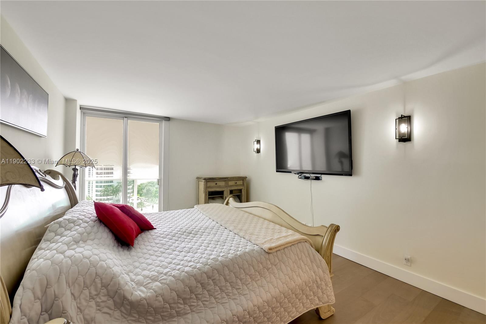 1008 2 / 2 1357 sq. ft. $ 2025-10-24 0 Photo