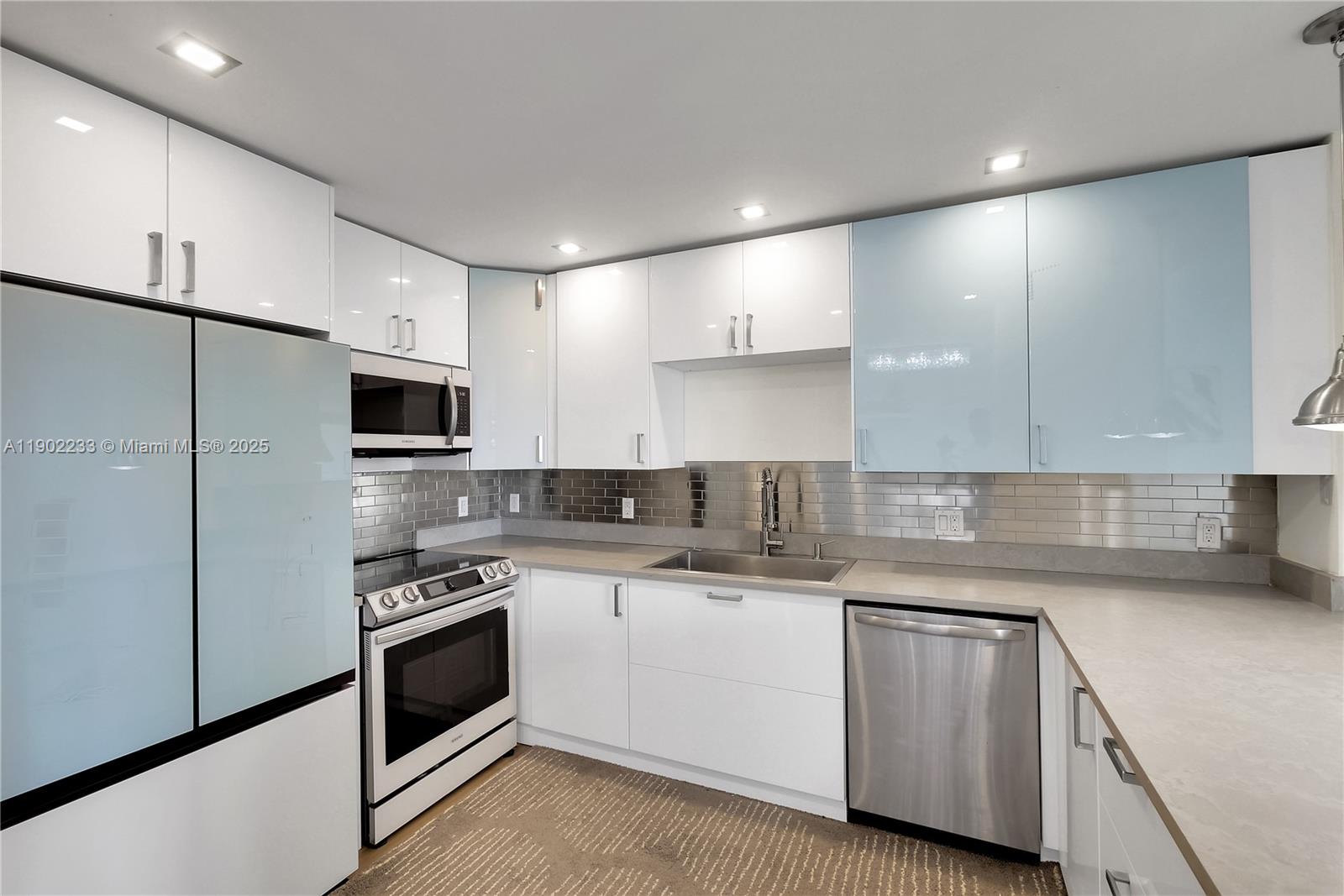 1008 2 / 2 1357 sq. ft. $ 2025-10-24 0 Photo