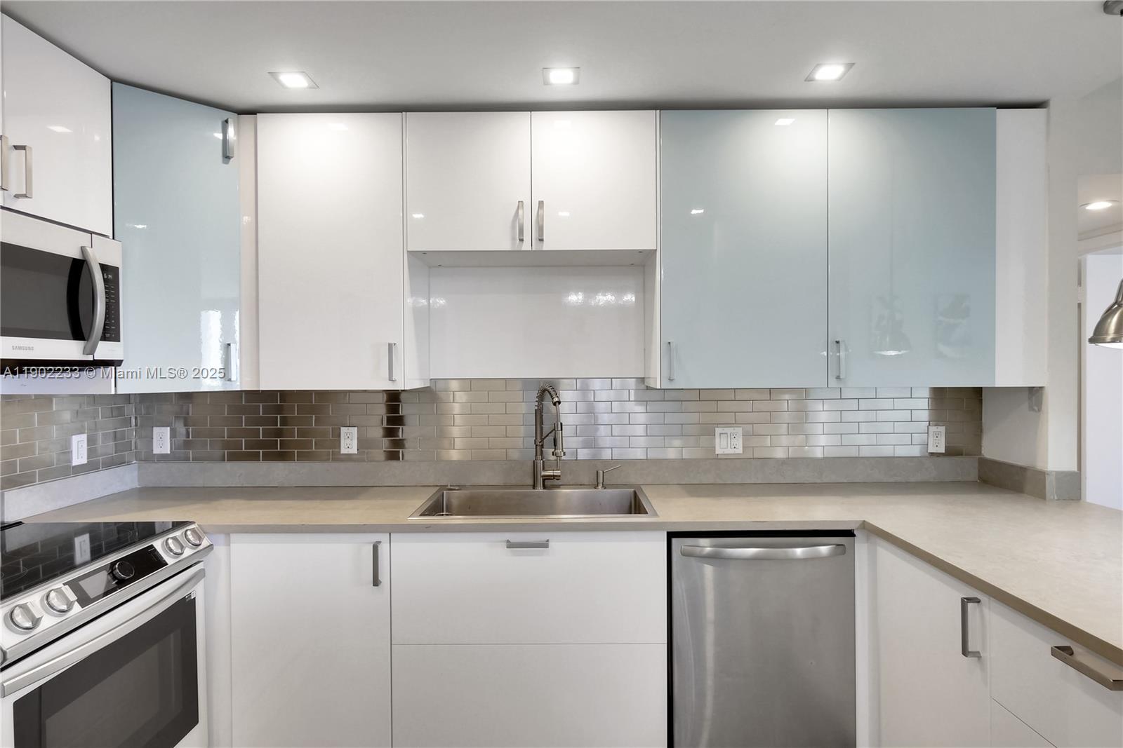 1008 2 / 2 1357 sq. ft. $ 2025-10-24 0 Photo