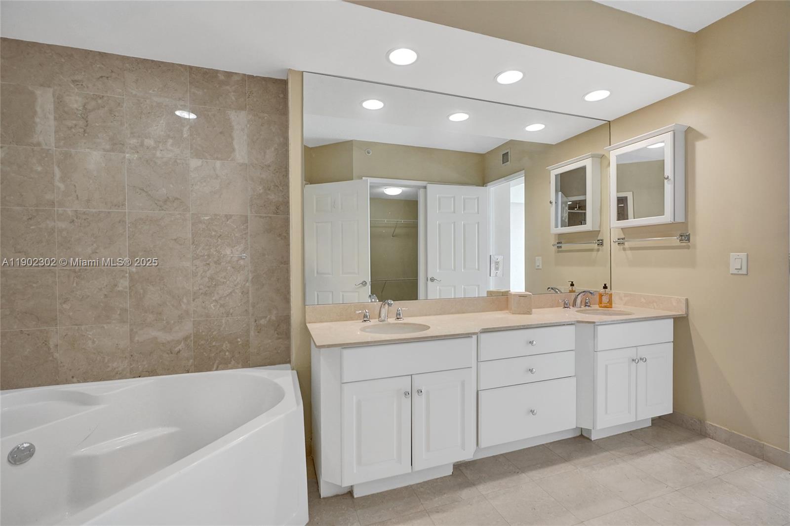 Photo of 3370 Hidden Bay Dr #2114, Aventura, Florida, 33180 -