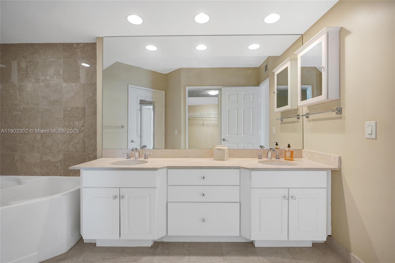 Photo of 3370 Hidden Bay Dr #2114, Aventura, Florida, 33180 -