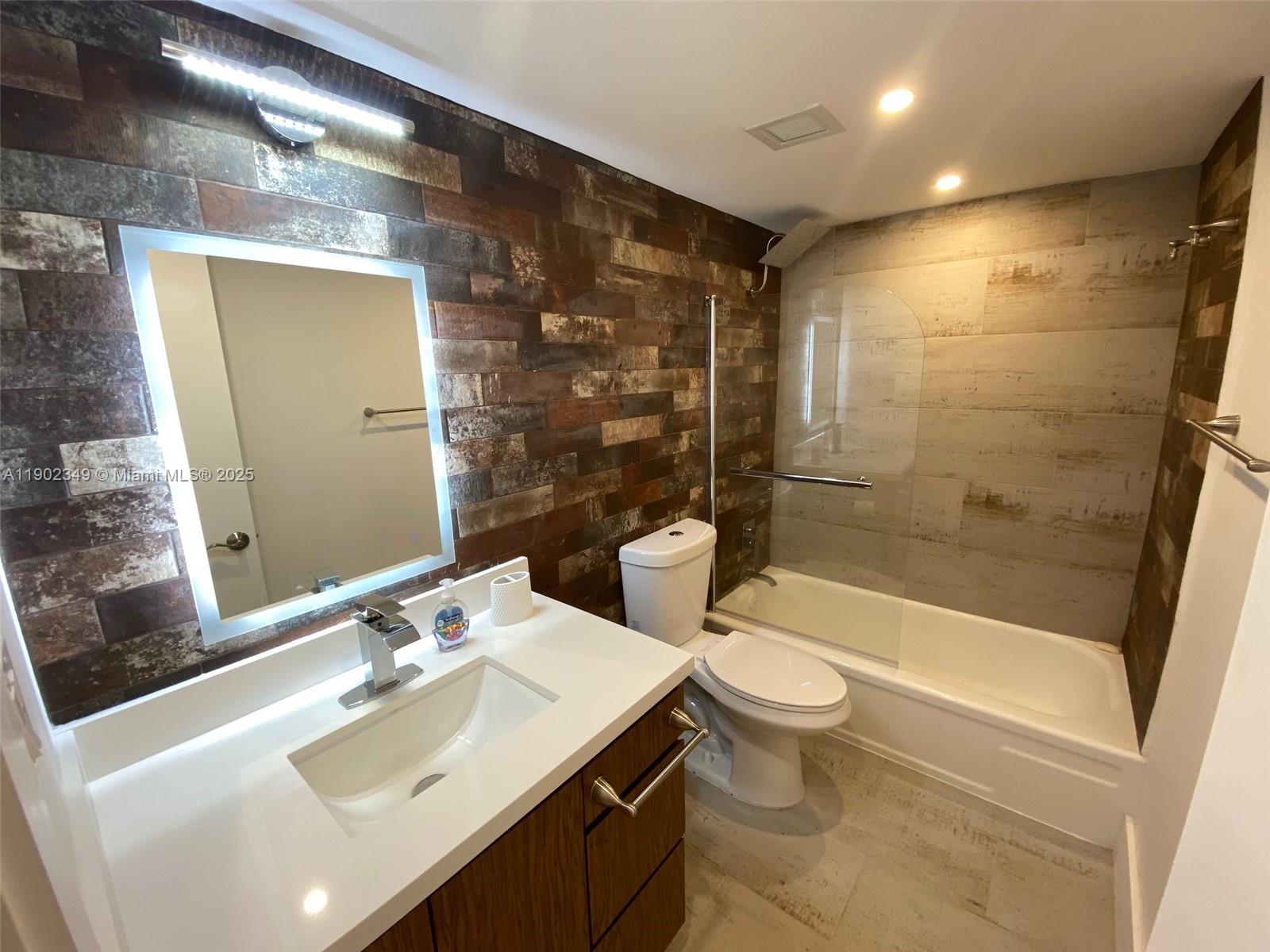 Photo of 3161 Ocean Dr  #1210, Hallandale Beach, Florida, 33009 -