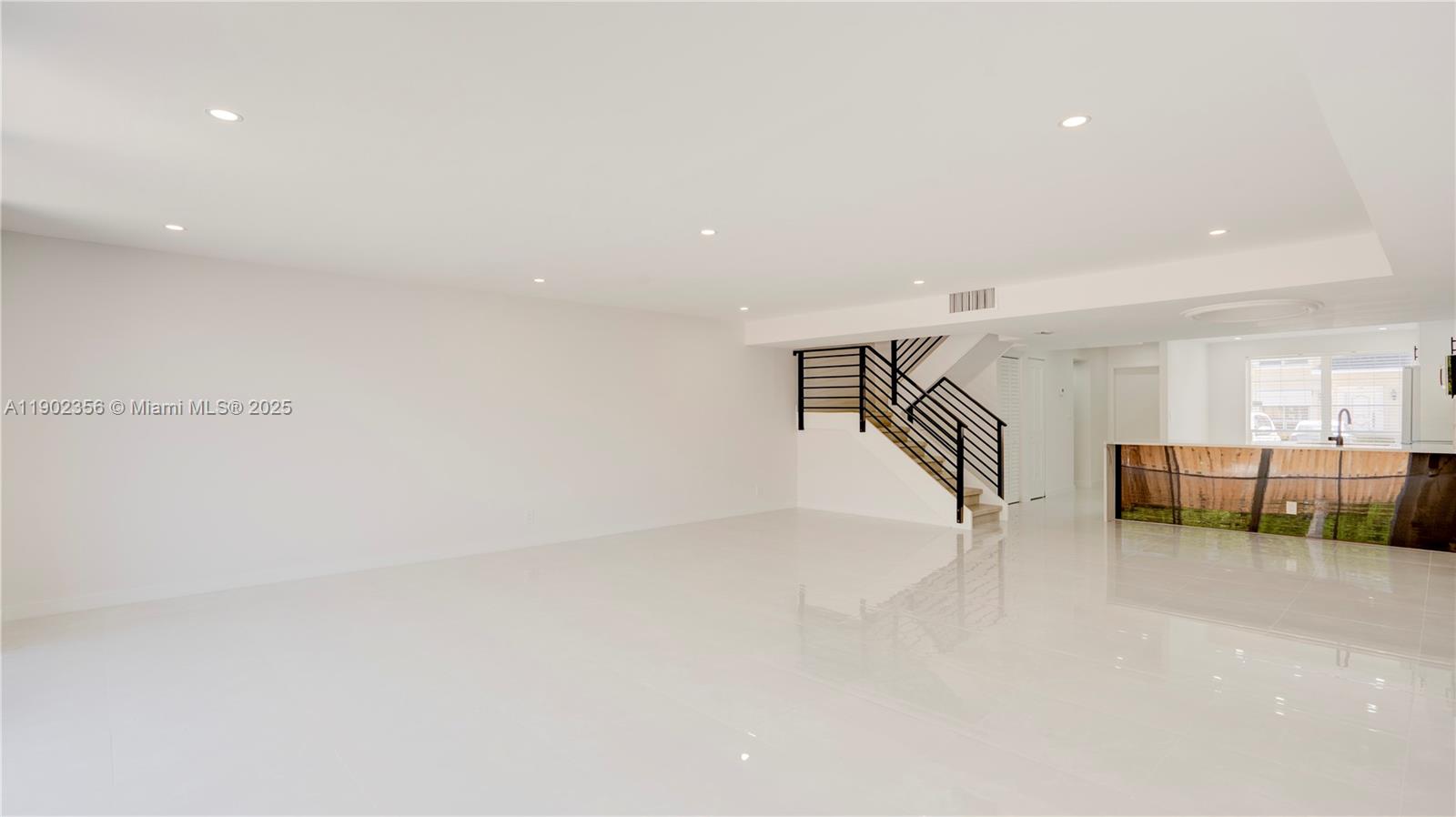 Photo of 933 24th Ave  (933), Hallandale Beach, Florida, 33009 - 