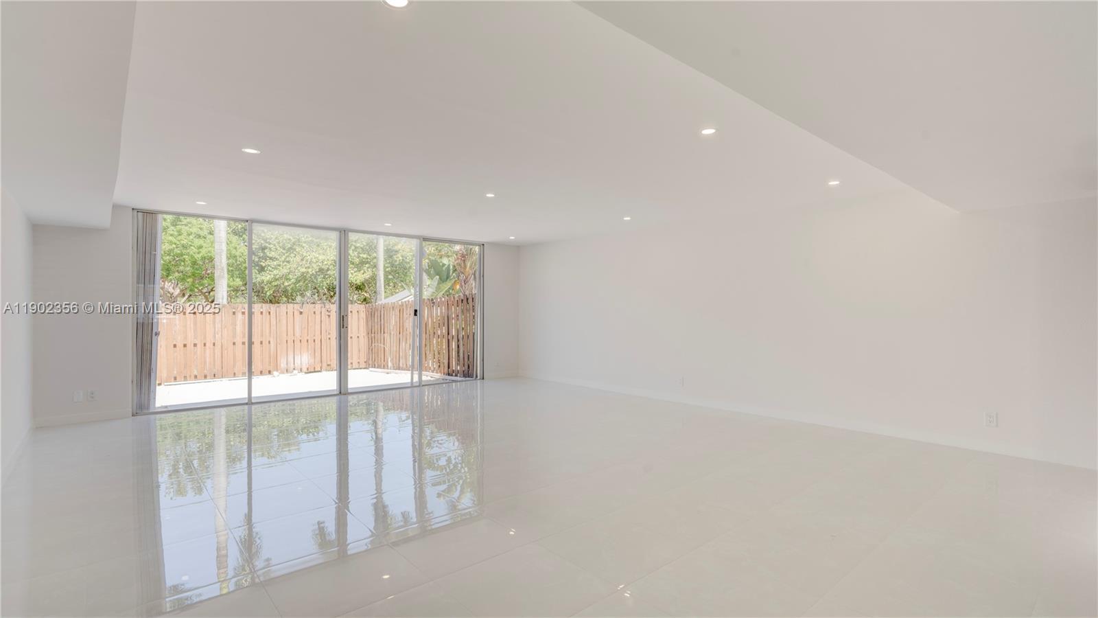 Photo of 933 24th Ave  (933), Hallandale Beach, Florida, 33009 - 