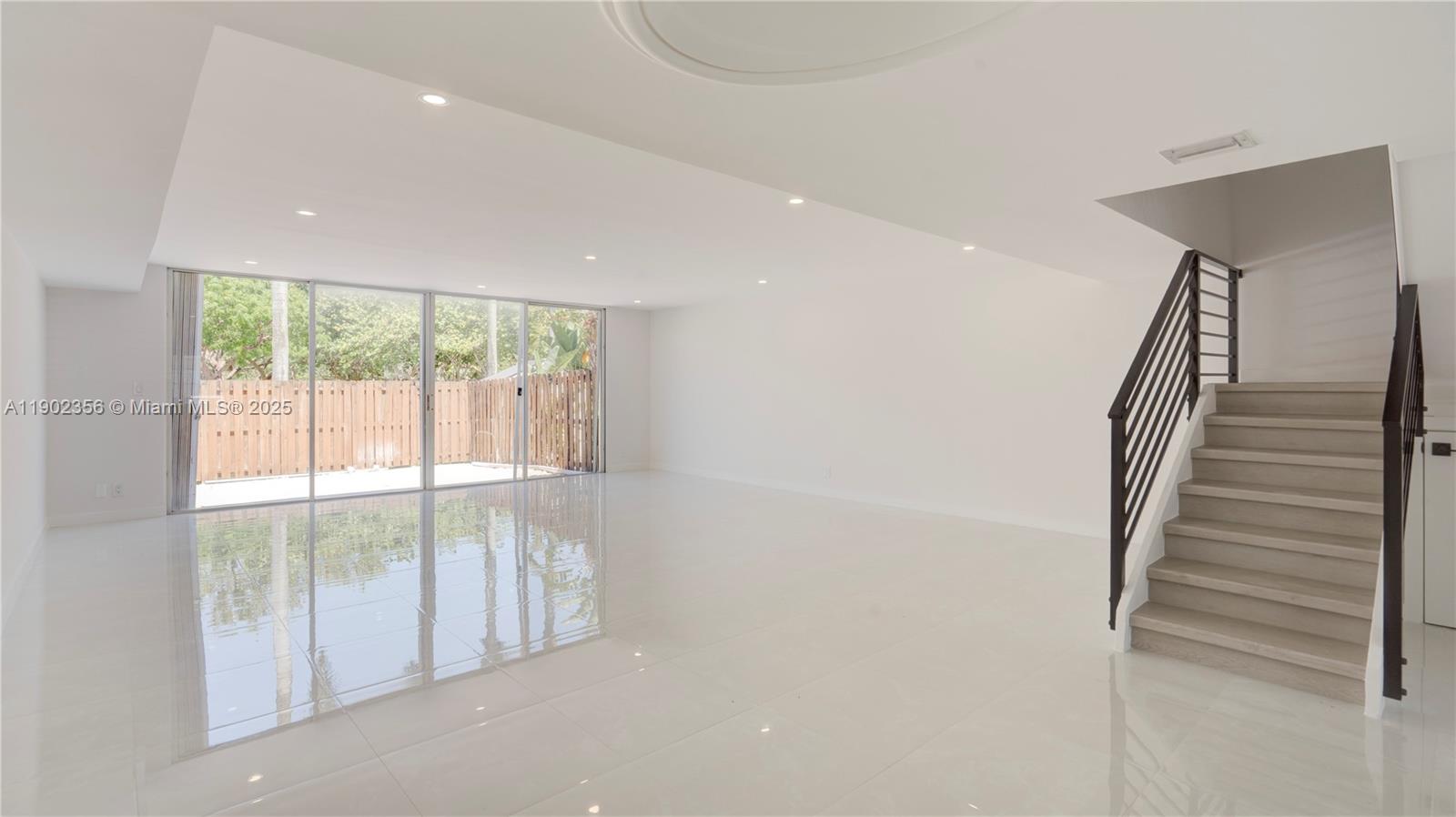 Photo of 933 24th Ave  (933), Hallandale Beach, Florida, 33009 - 