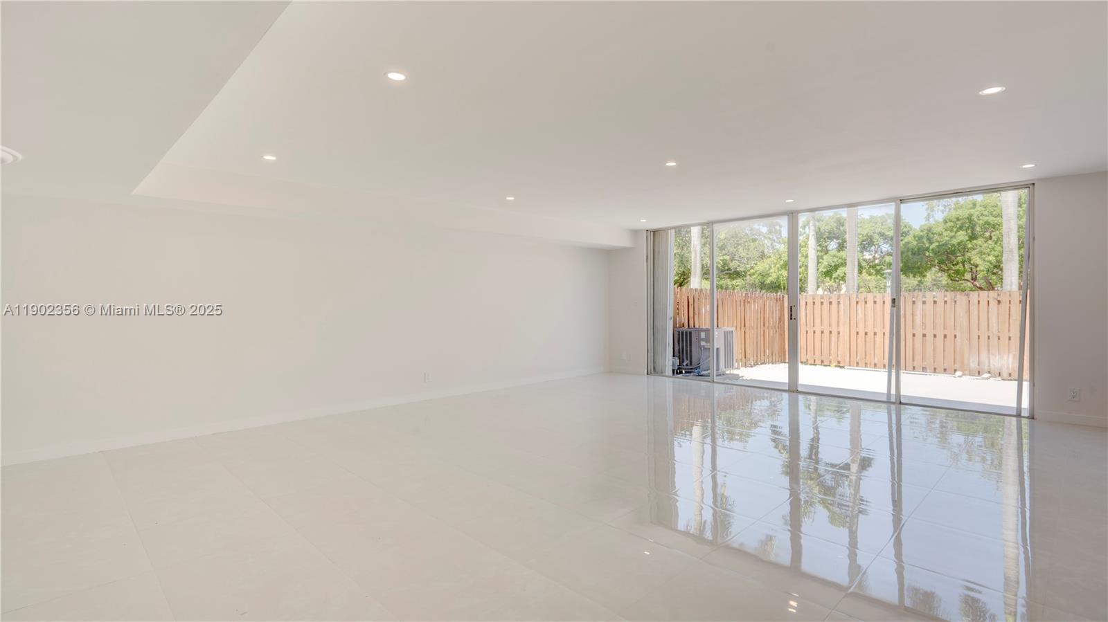 Photo of 933 24th Ave  (933), Hallandale Beach, Florida, 33009 - 