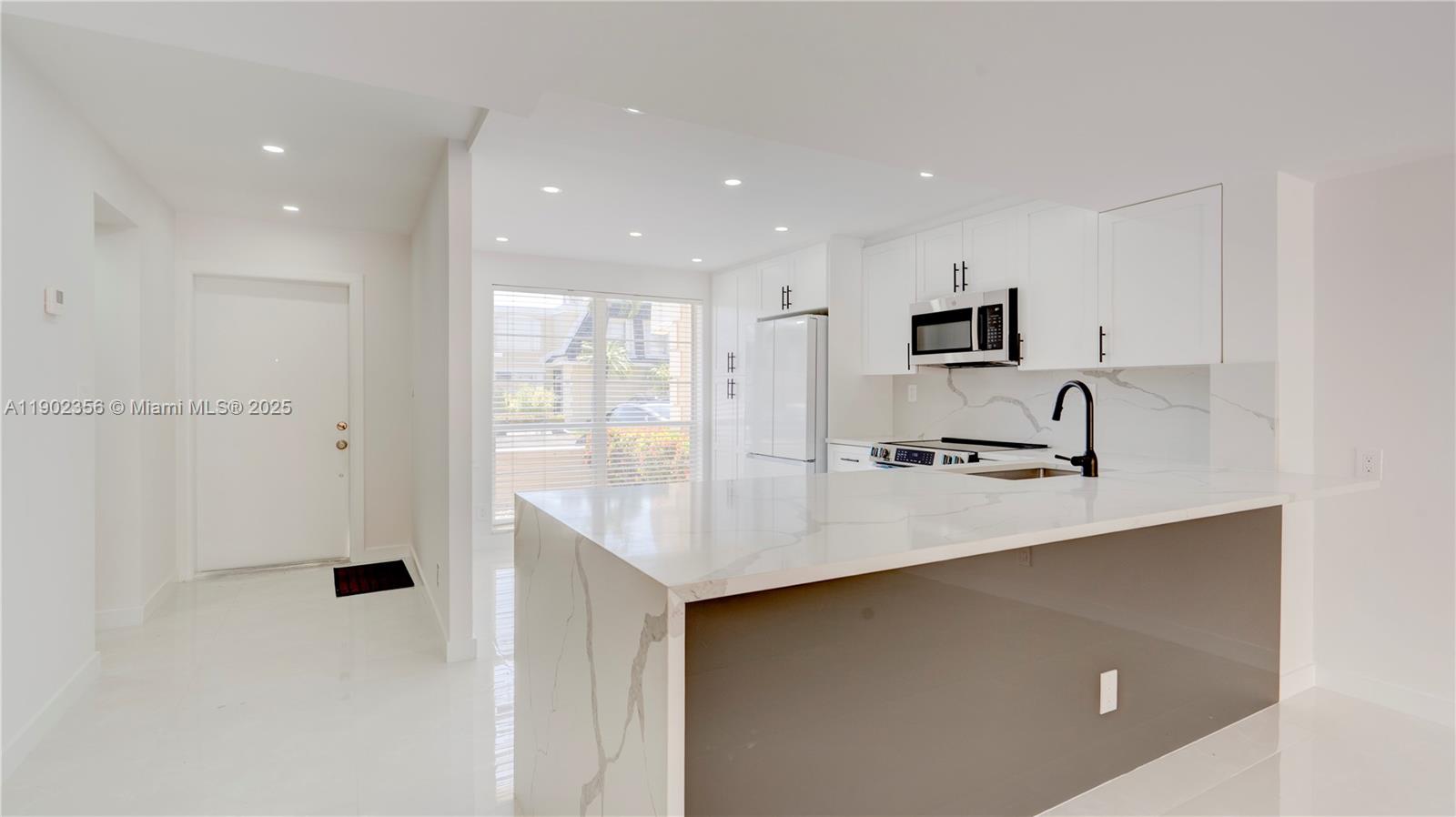 Photo of 933 24th Ave  (933), Hallandale Beach, Florida, 33009 - 