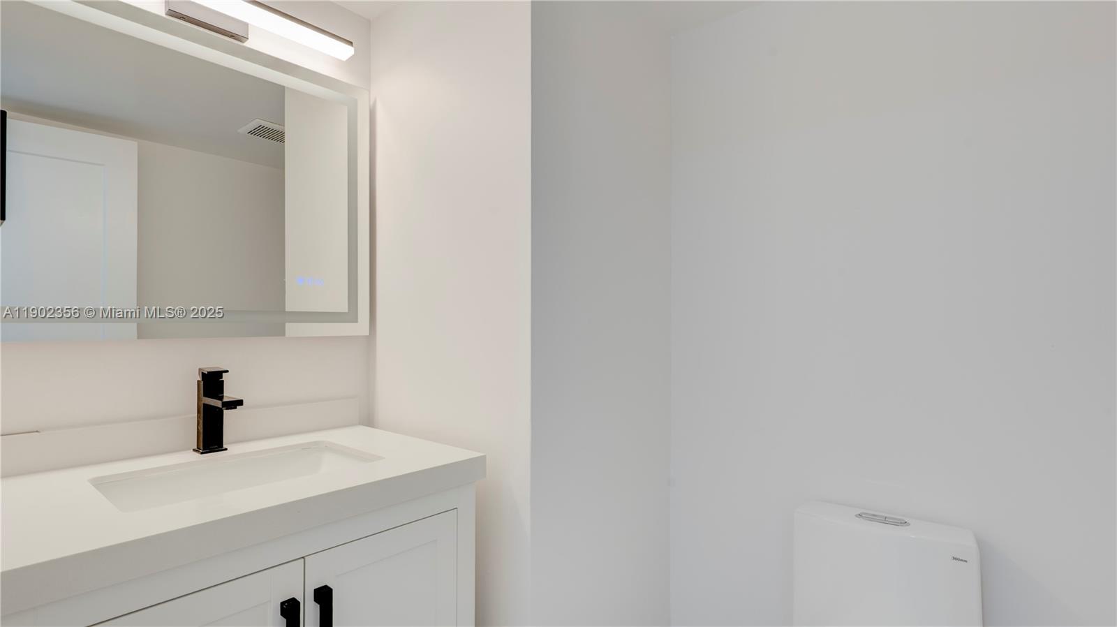 Photo of 933 24th Ave  (933), Hallandale Beach, Florida, 33009 - 