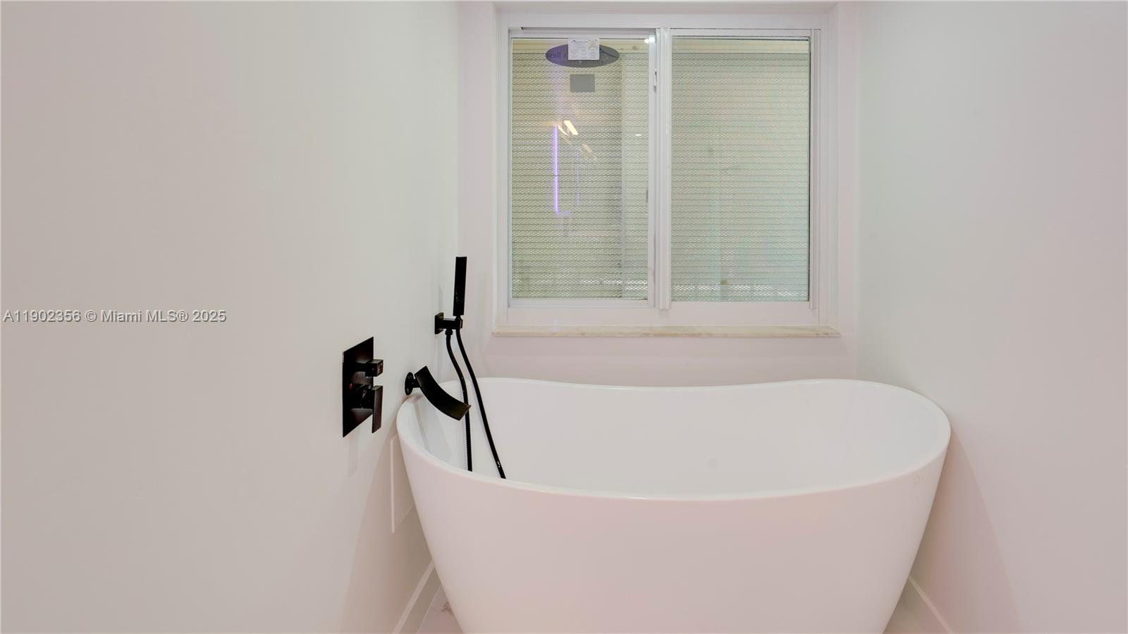 Photo of 933 24th Ave  (933), Hallandale Beach, Florida, 33009 - 