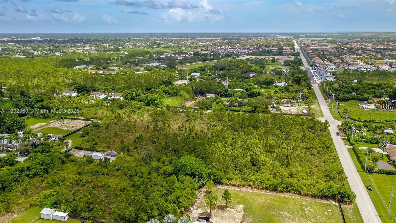 Подробнее   /   кв.футов $ 2025-10-24 0 Фото