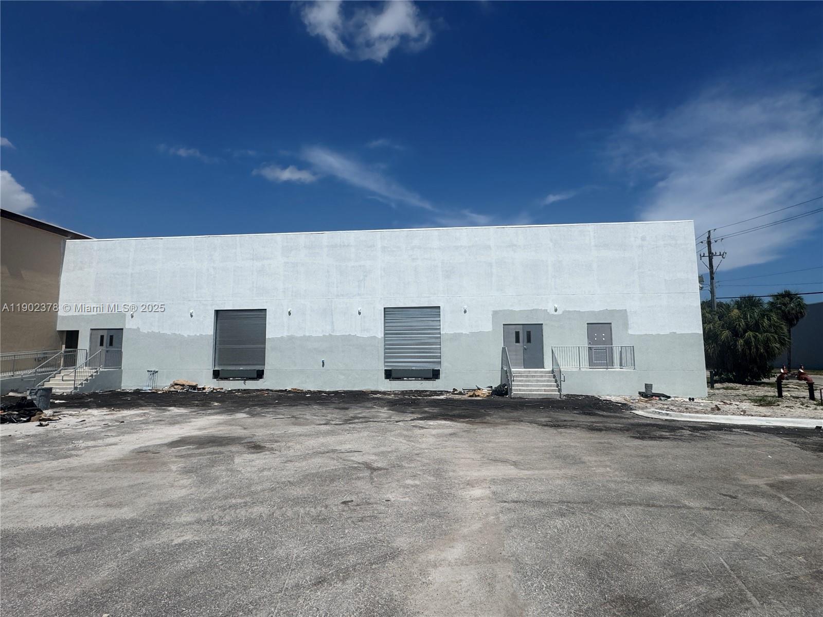 See details   /   sq. ft. $ 2025-10-24 0 Photo