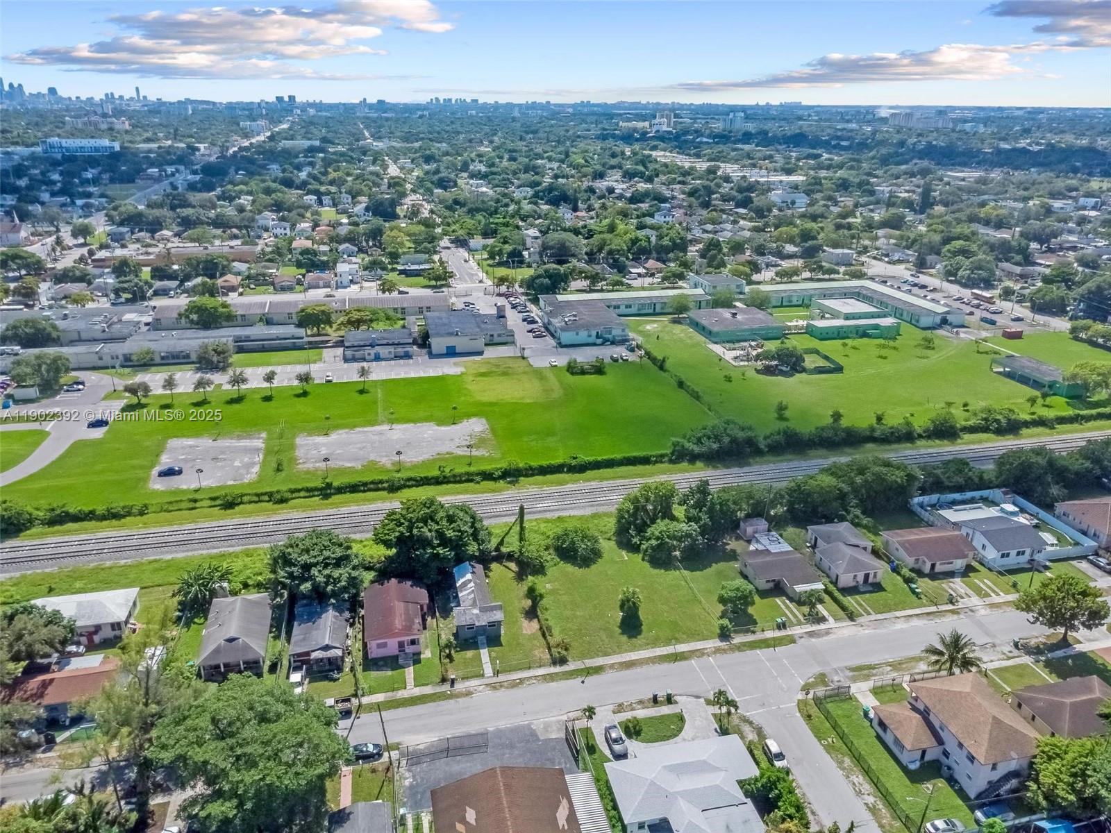 Ver detalles   /   sq. ft. $ 2025-10-24 0 foto