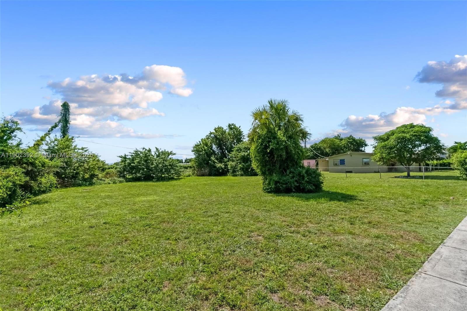 Ver detalles   /   sq. ft. $ 2025-10-24 0 foto