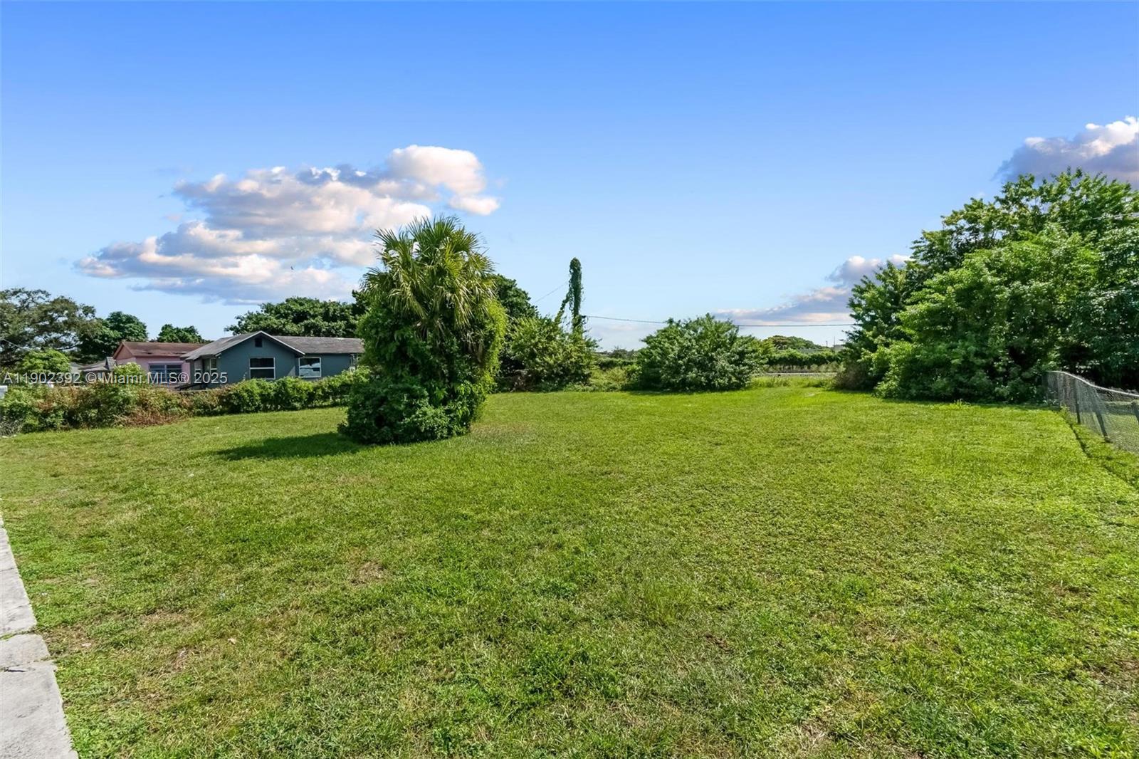 Ver detalles   /   sq. ft. $ 2025-10-24 0 foto