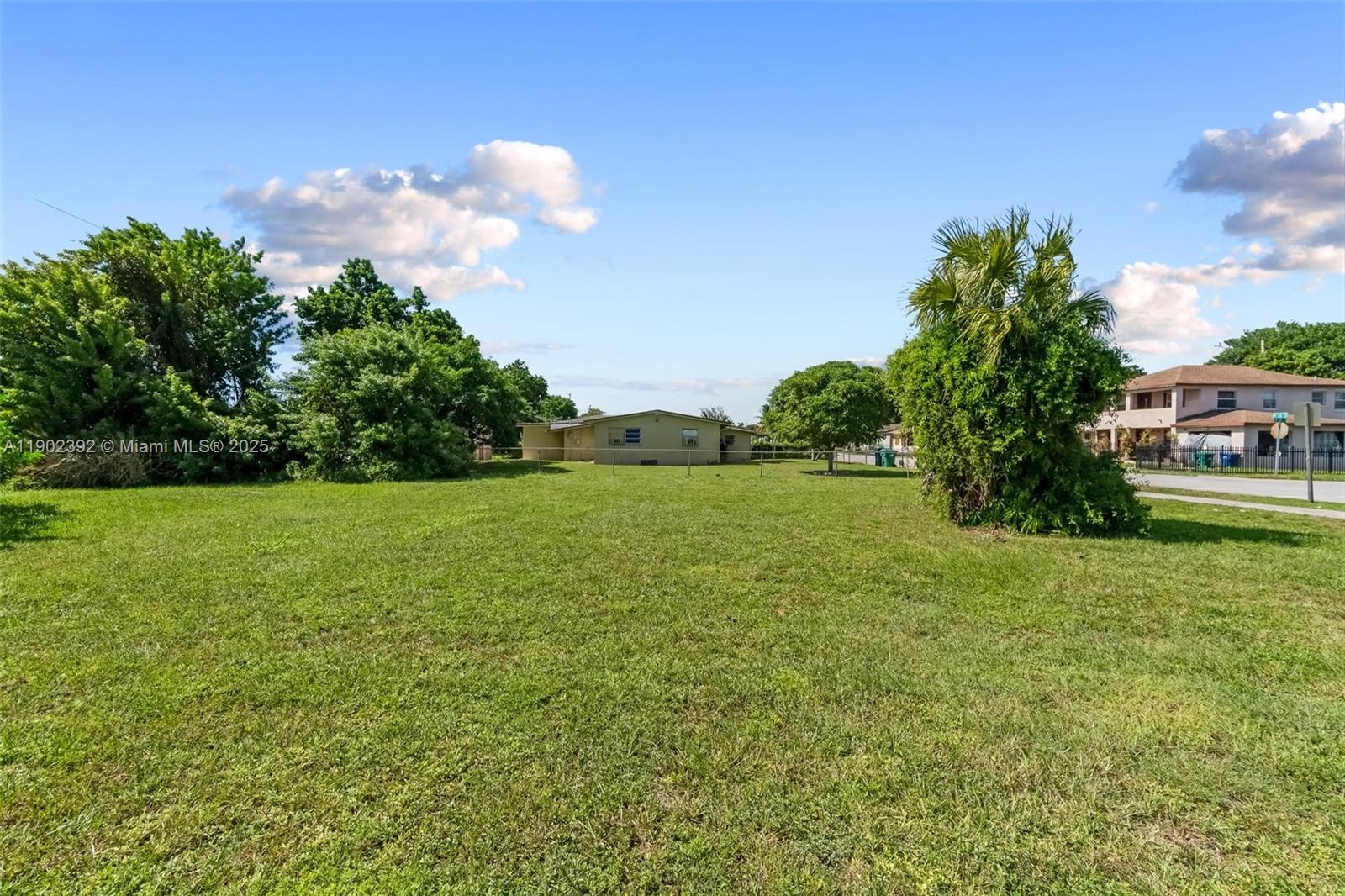 Ver detalles   /   sq. ft. $ 2025-10-24 0 foto