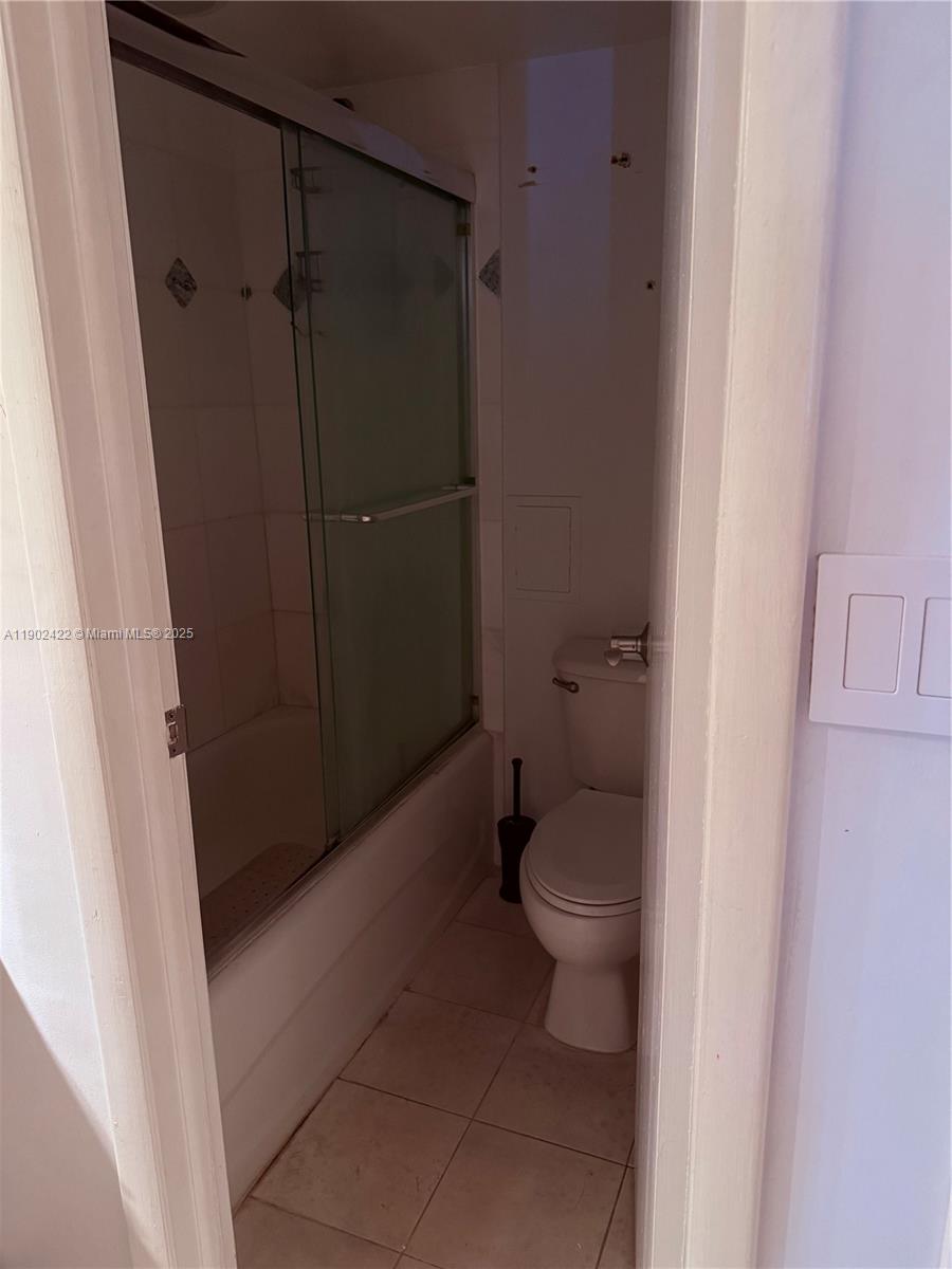 Photo of 3475 Country Club Dr  #409, Aventura, Florida, 33180 - 