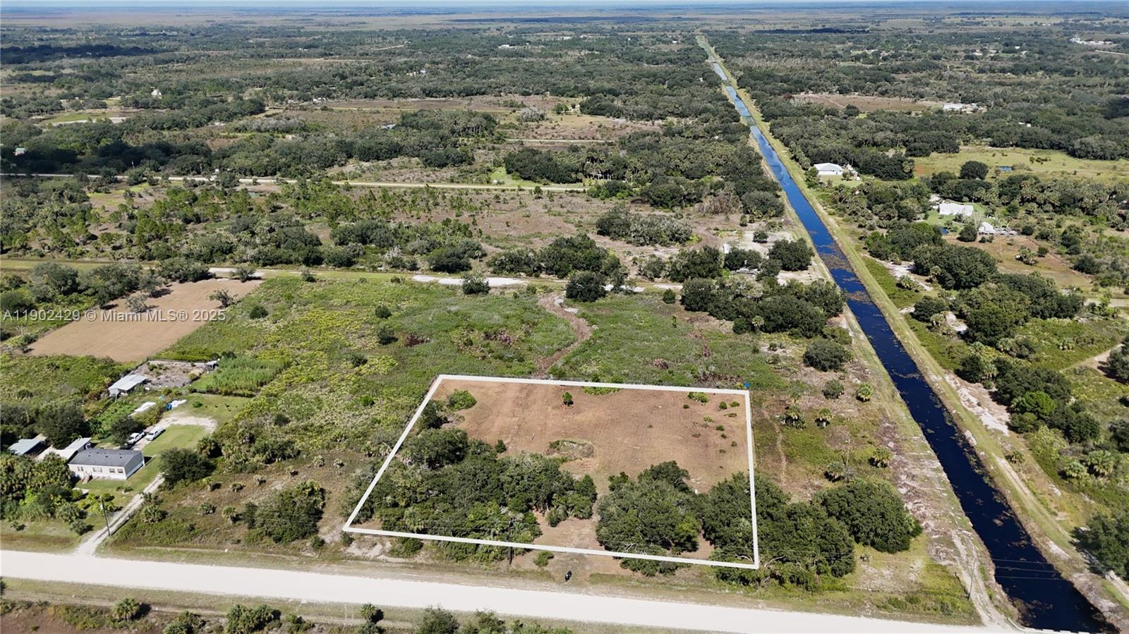 See details   /   sq. ft. $ 2025-10-24 0 Photo