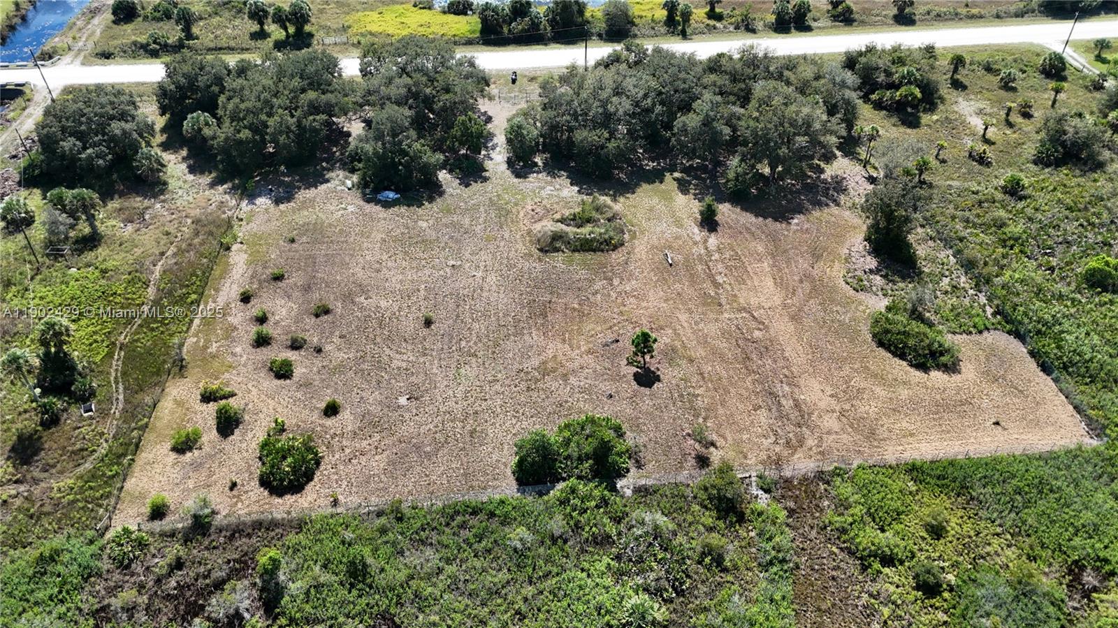 See details   /   sq. ft. $ 2025-10-24 0 Photo