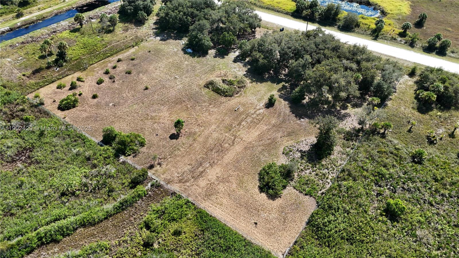 See details   /   sq. ft. $ 2025-10-24 0 Photo