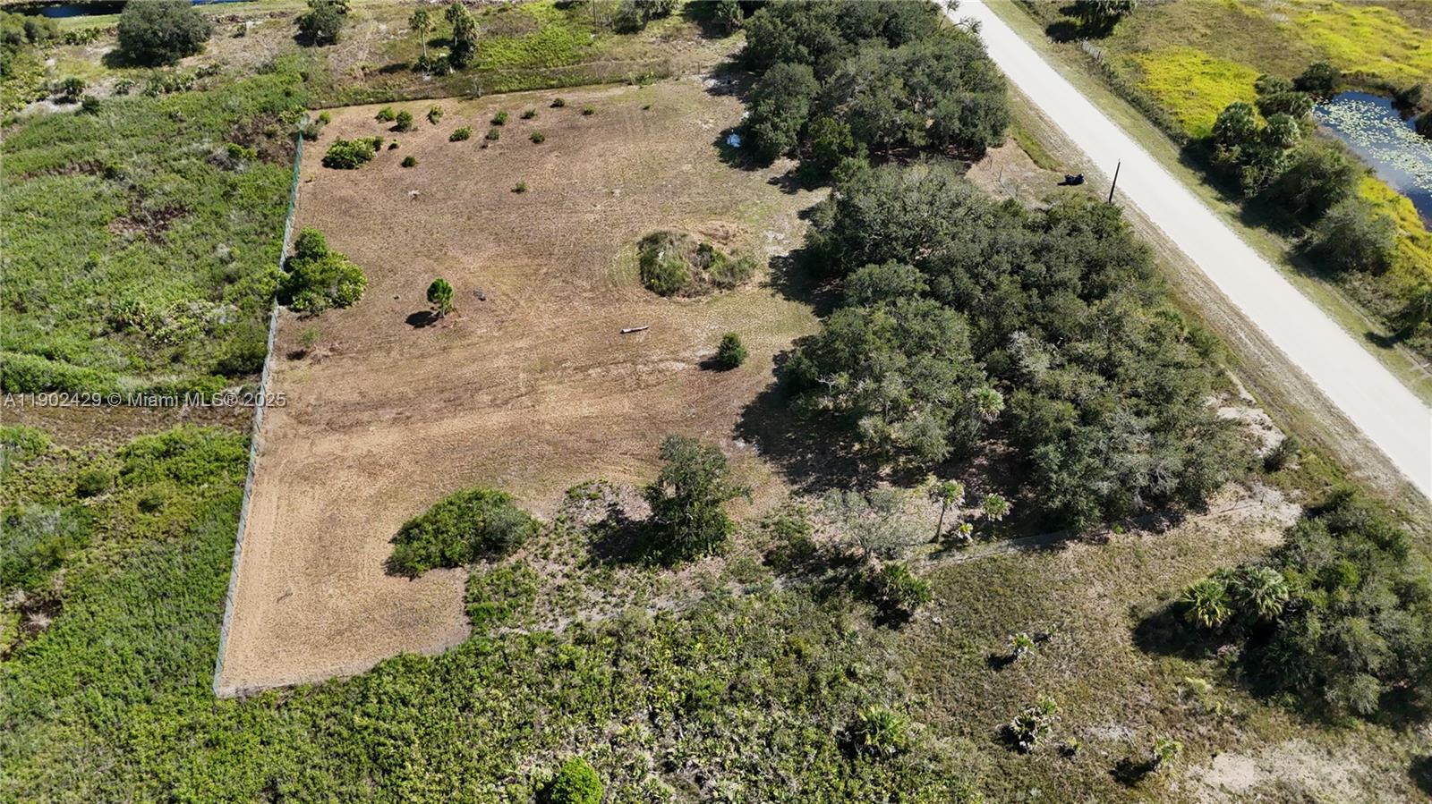 See details   /   sq. ft. $ 2025-10-24 0 Photo