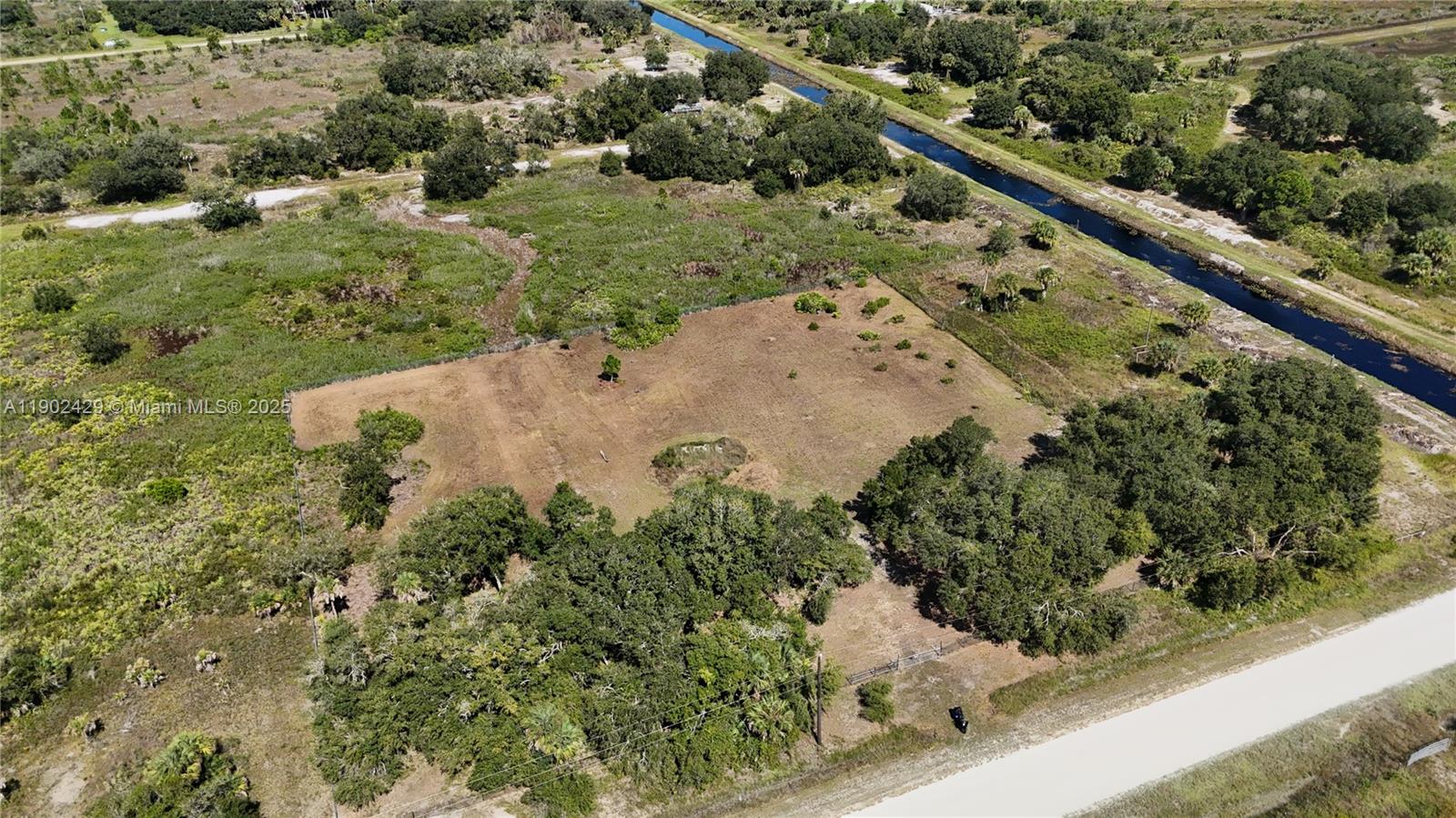 See details   /   sq. ft. $ 2025-10-24 0 Photo