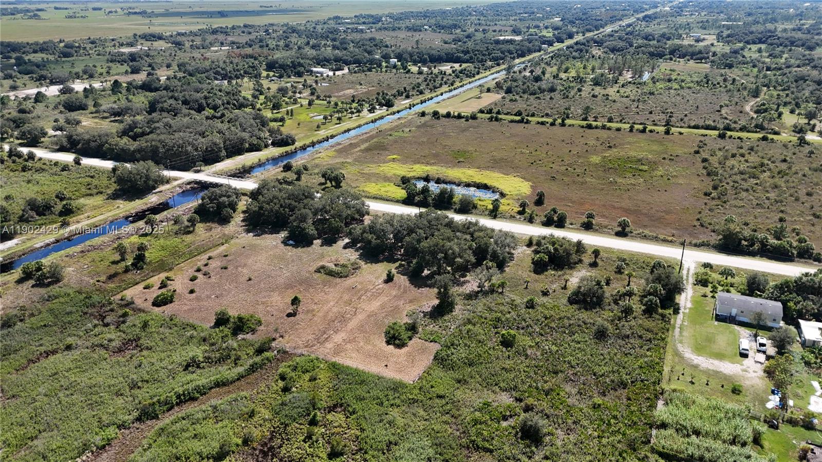   /   sq. ft. $ 2025-10-24 0 foto