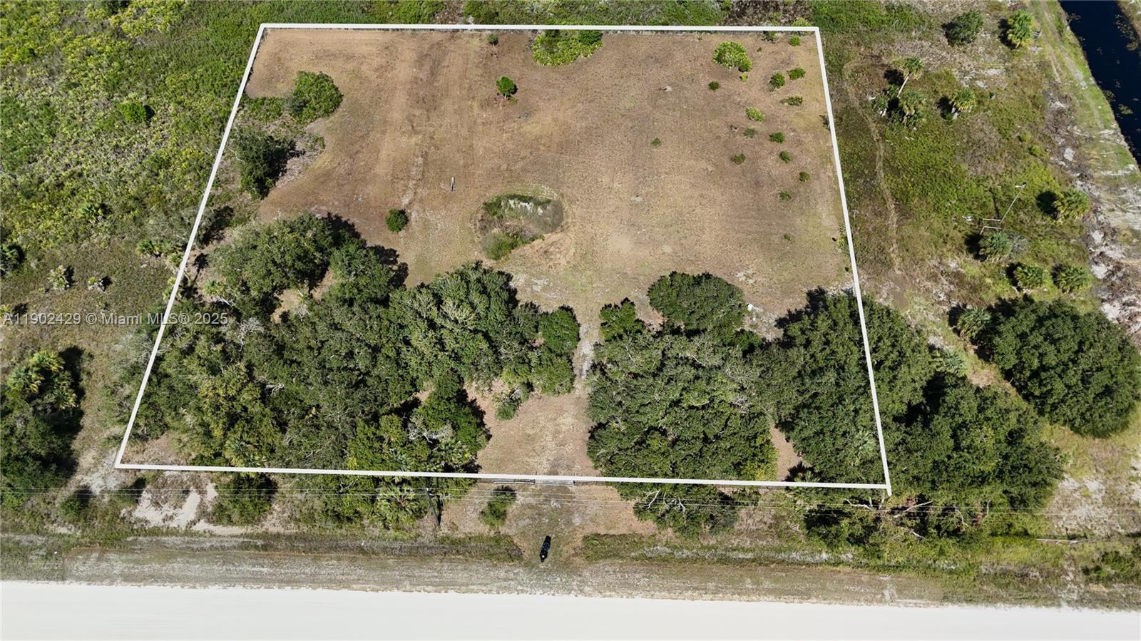 See details   /   sq. ft. $ 2025-10-24 0 Photo