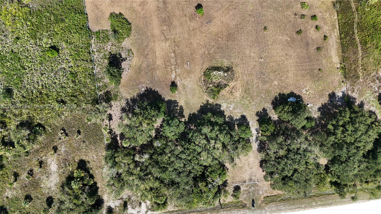   /   sq. ft. $ 2025-10-24 0 foto