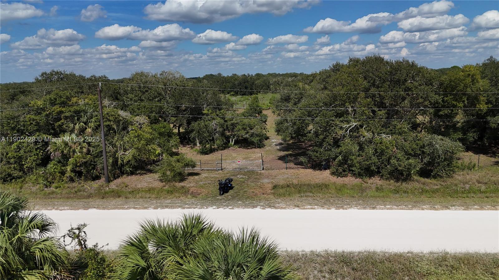 See details   /   sq. ft. $ 2025-10-24 0 Photo