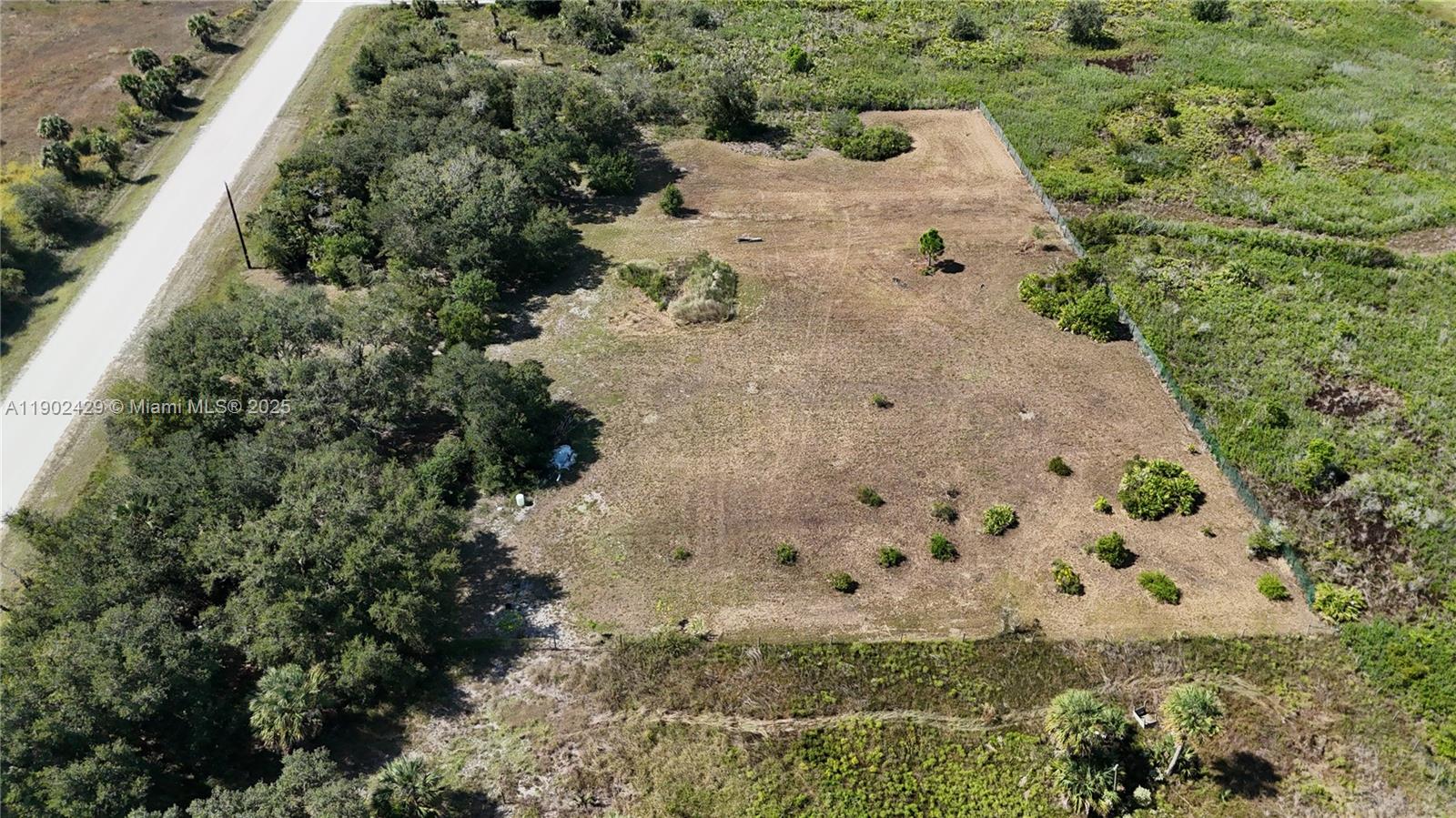 See details   /   sq. ft. $ 2025-10-24 0 Photo