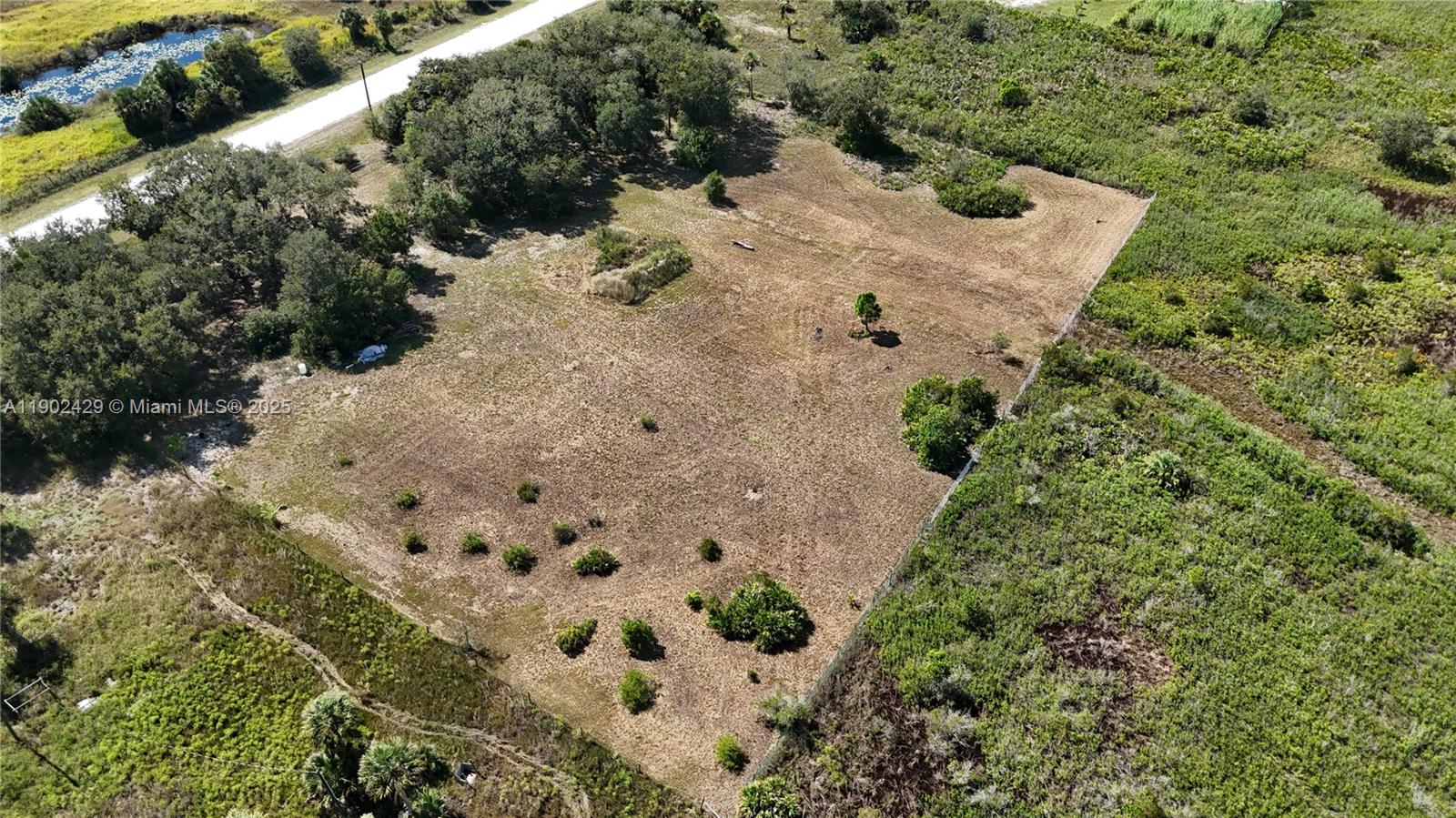 See details   /   sq. ft. $ 2025-10-24 0 Photo