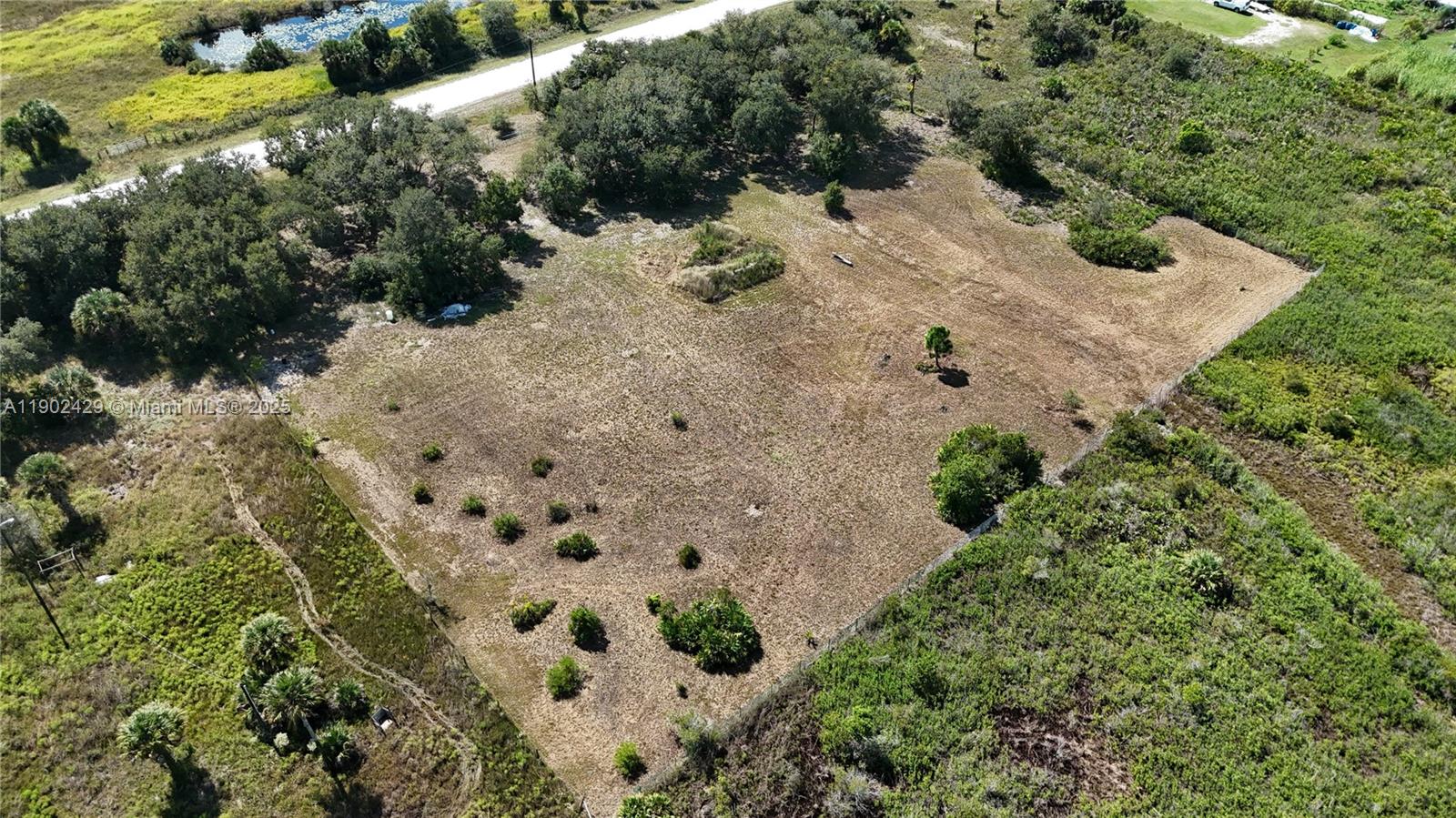 See details   /   sq. ft. $ 2025-10-24 0 Photo